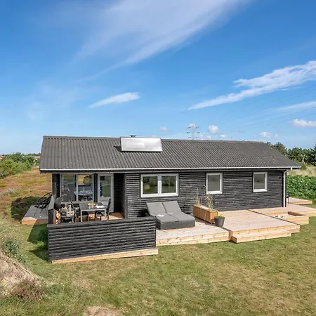 Lovely Home, Renovated In 2025, Located Only 800 Meters From The North Sea