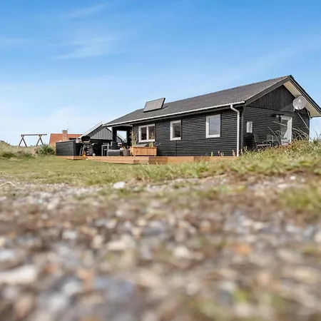 Lovely Home, Renovated In 2025, Located Only 800 Meters From The North Sea * Nørre Lyngvig